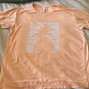 Roxy short sleeve tee. Peach with pineapple graphic on front. Oversized Sz M EUC